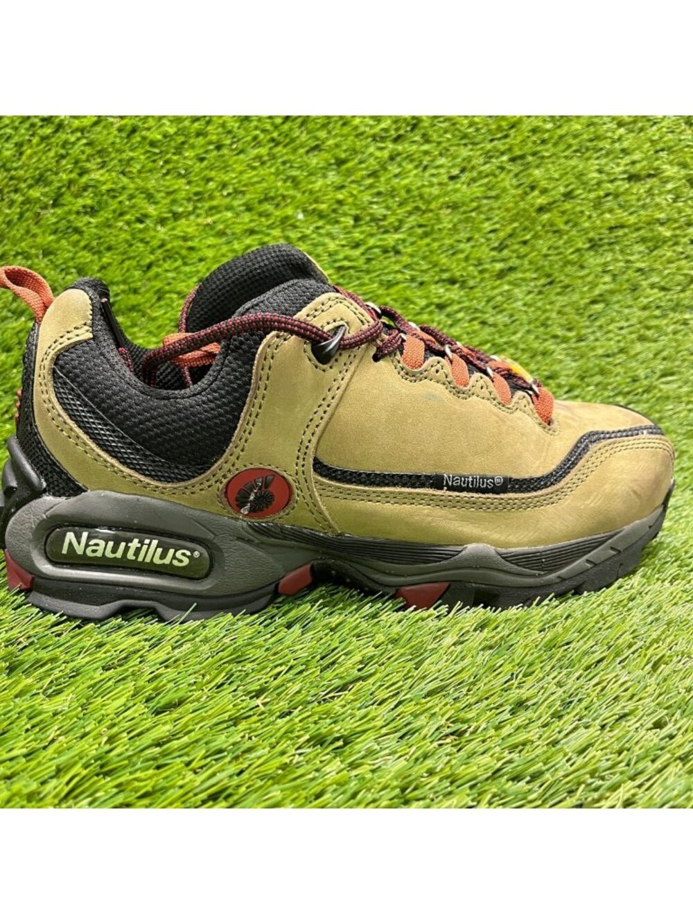 Nautilus N1392 Mens Size 10.5E Brown Black Athletic Steel Toe Safety Work Shoes